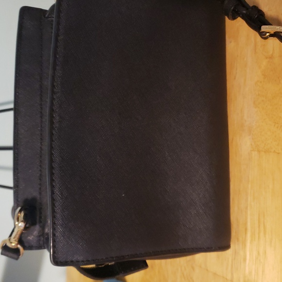 Michael Michael Kors Messenger/Crossbody Bag Selma 9x7.      (#73) - Picture 11 of 13